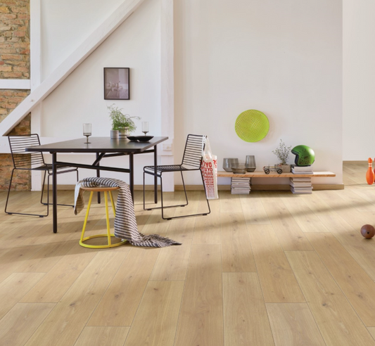 Oak Natural Mix light Laminate   Townhouse Classic 1050 Wide plank Natural matt texture