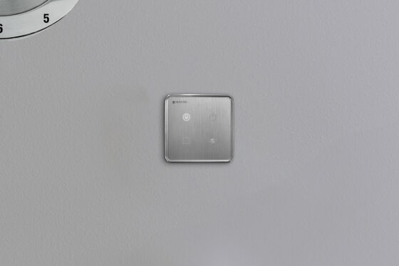 Herschel Four Scene Control-Brushed Silver
