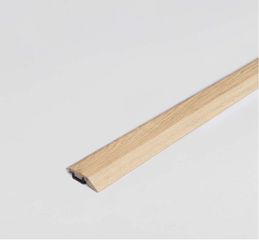 Close-up of the Oak Pure Light profile, perfectly matched to Modular ONE flooring decor.